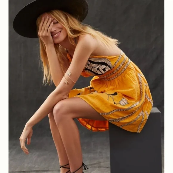 Anthropologie Mini Sleek and Sophisticated Trendy Dress with Plunging V-neck - Picture 4 of 7